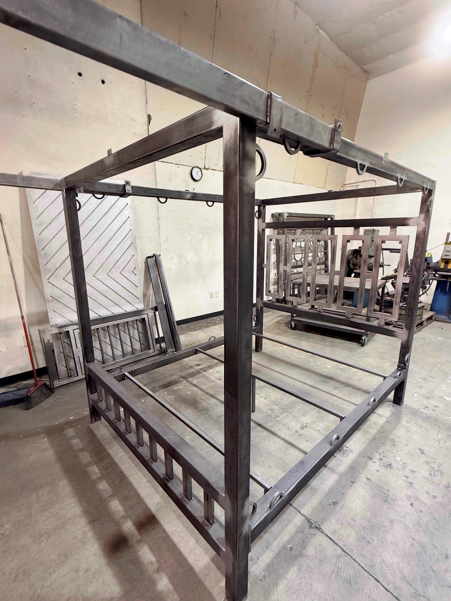 Dragon - CalKing Matte Black + Upholstery/Mirror Tabs