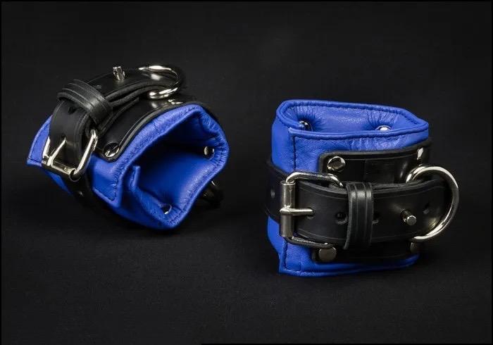 Padded Locking Wrist Restraints 101 Leather DungeonBeds :::: Built Tough to Play Hard